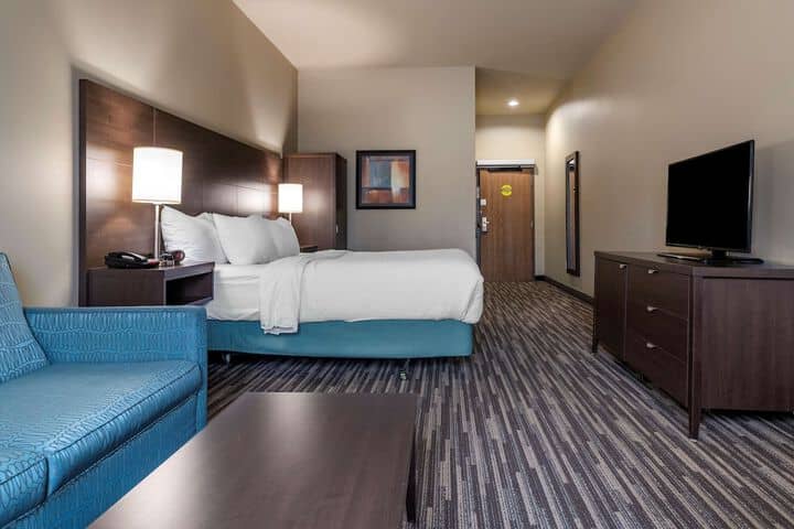 Room 11 of 72